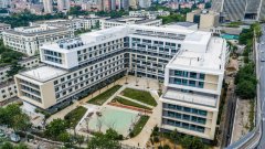 <b>同时正在西1教、西4教等讲授楼内更新改换座</b>